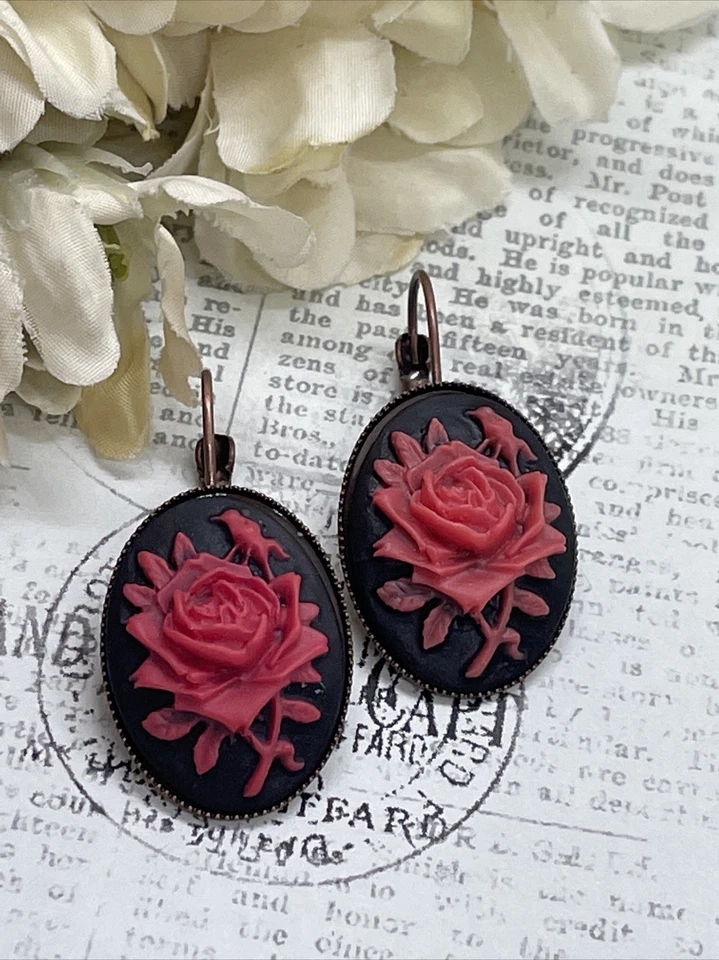 Pendiente camafeo cumpleaños aniversario ajuste gótico rojo y negro latón oro rosa Foto 4 de 4