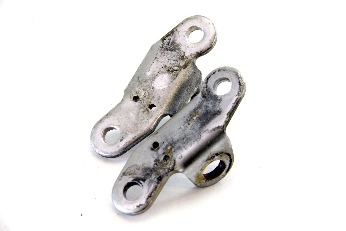 passenger rear foot peg mount 1986 1987 1985 Kawasaki ZX900 ZX 900