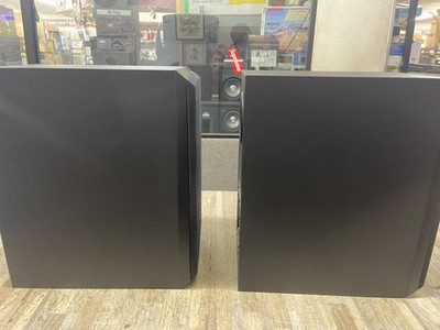 DYNAUDIO Emit 20 Compact Bookshelf Speaker - Pair Excellent