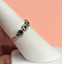 Sterling Silver Ring, Daisy Flowers, NO Stones Marked 925, Size 6.5 220