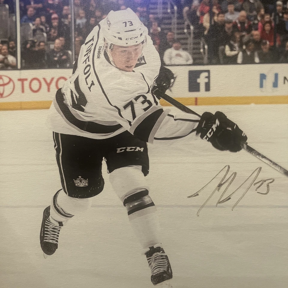 Tyler Toffoli 12x16 Autographed Canvas. - Image 3 of 4