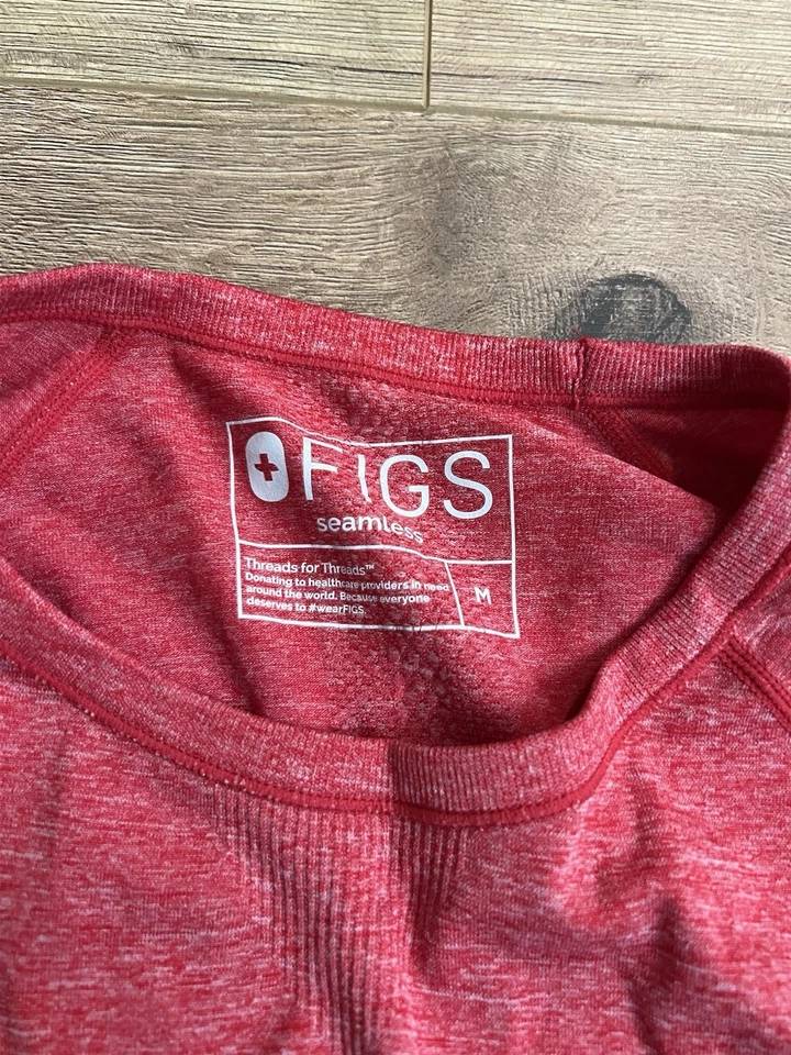 Camisa FIGS Sin Costuras Roja Manga Larga Calce Ajustado Crew Mujer Mediana Foto 2 de 4