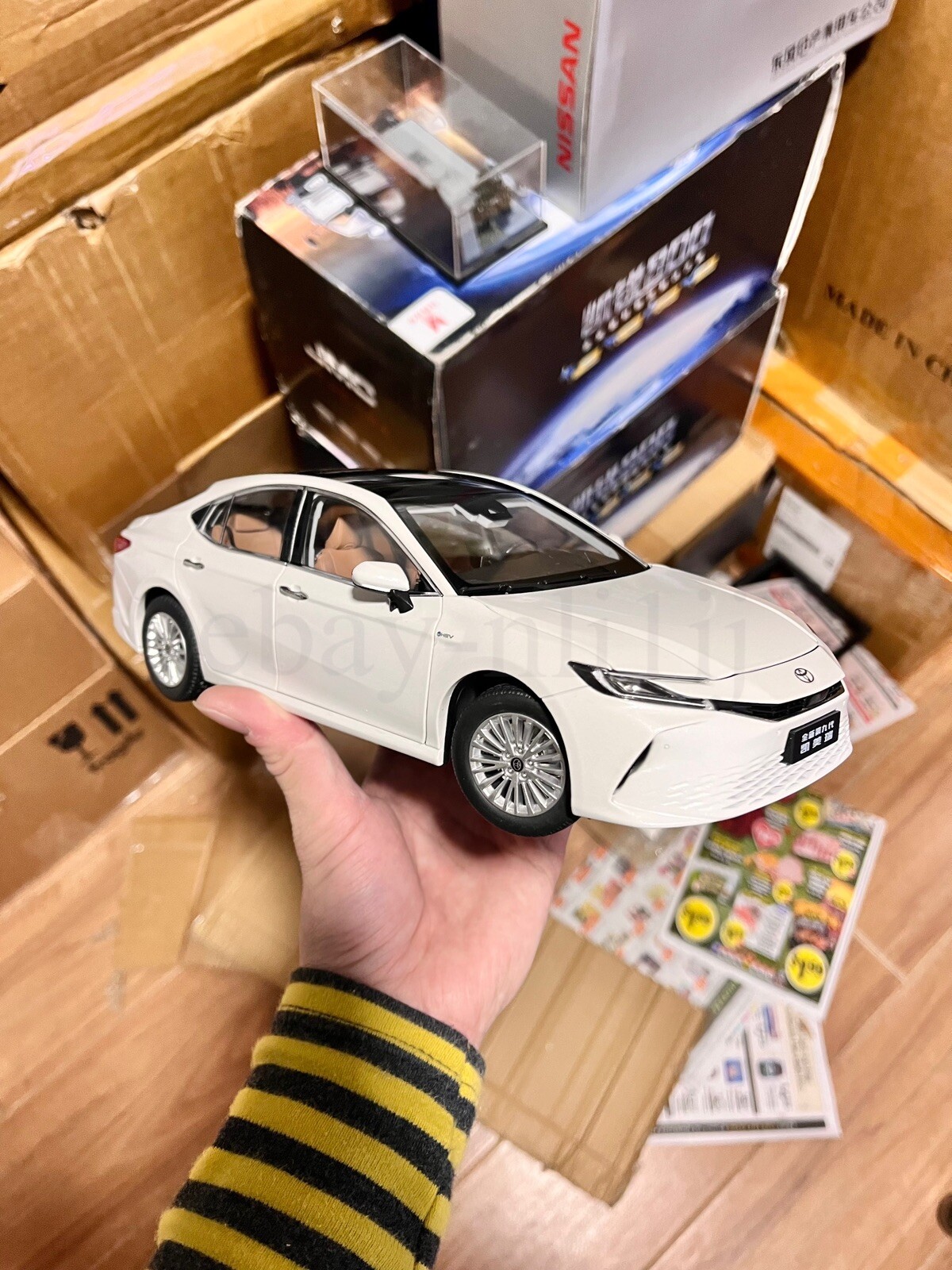 1:18 Scale Toyota Camry 2024 White Diecast Model Car