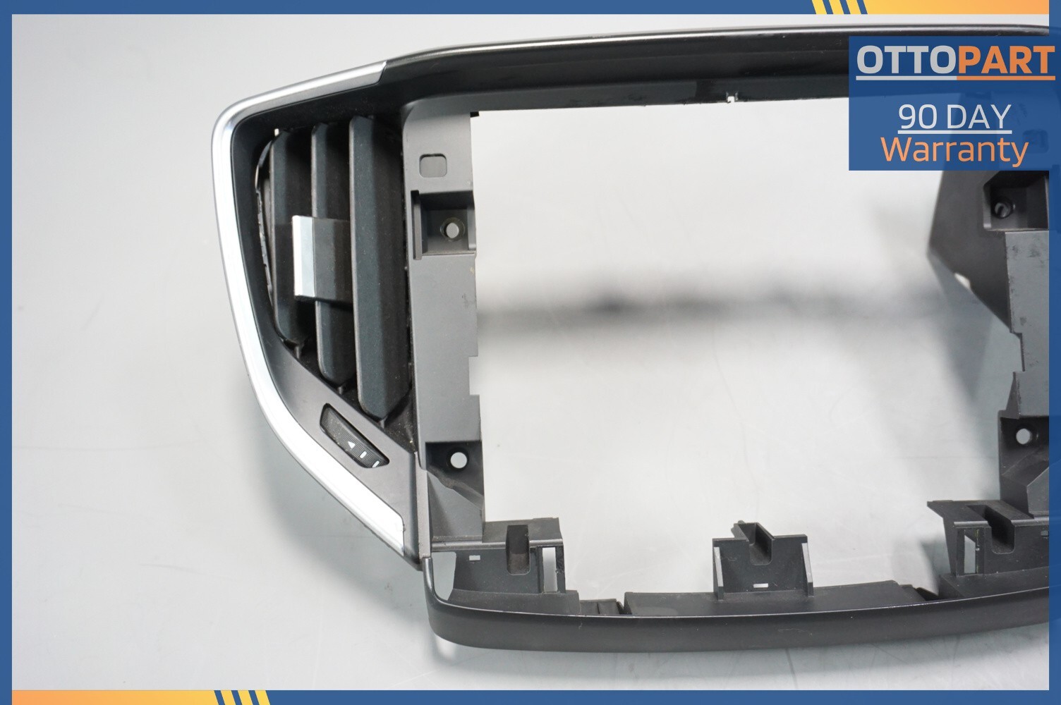2014-2017 Maserati Ghibli Center Dash Display Surround A/C Air Vent Trim OEM