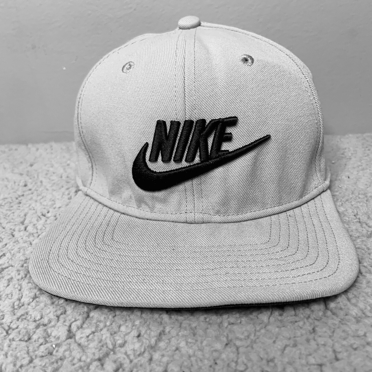 nike topi price