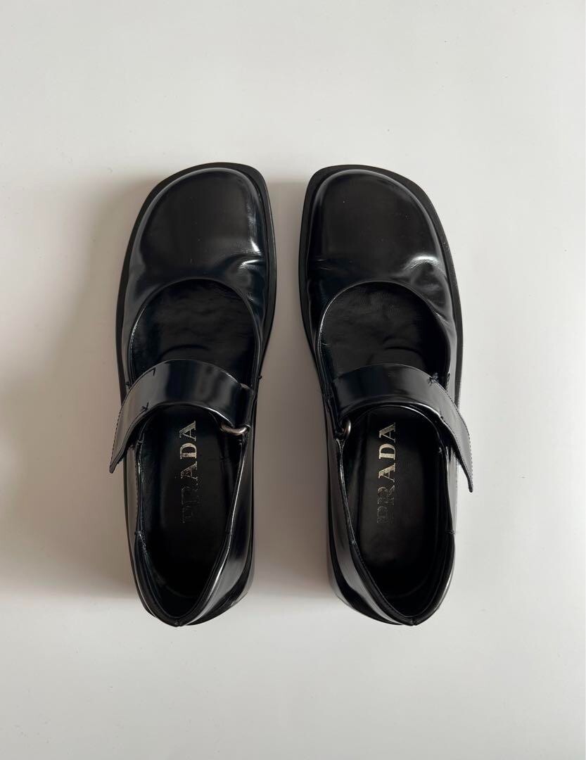 SS1998 PRADA WOMEN ENAMEL SHOES