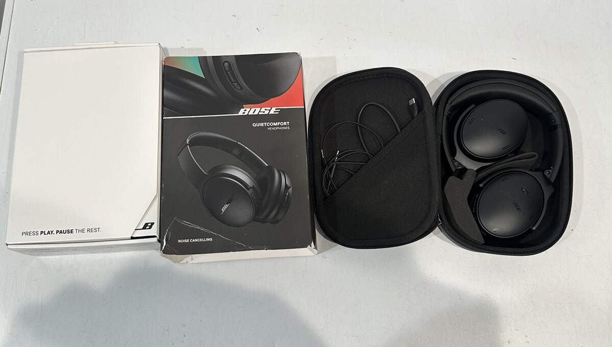 Bose QuietComfort Wireless Noise Cancelling Over-the-Ear Headphones - Black-image