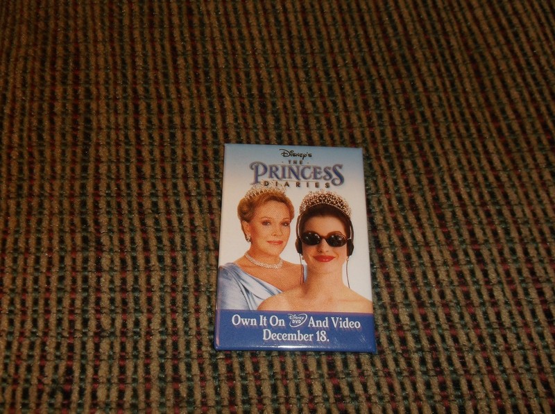 THE PRINCESS DIARIES DISNEY MOVIE PIN DISNEY'S ANNE HATHAWAY ,  JULIE ANDREWS