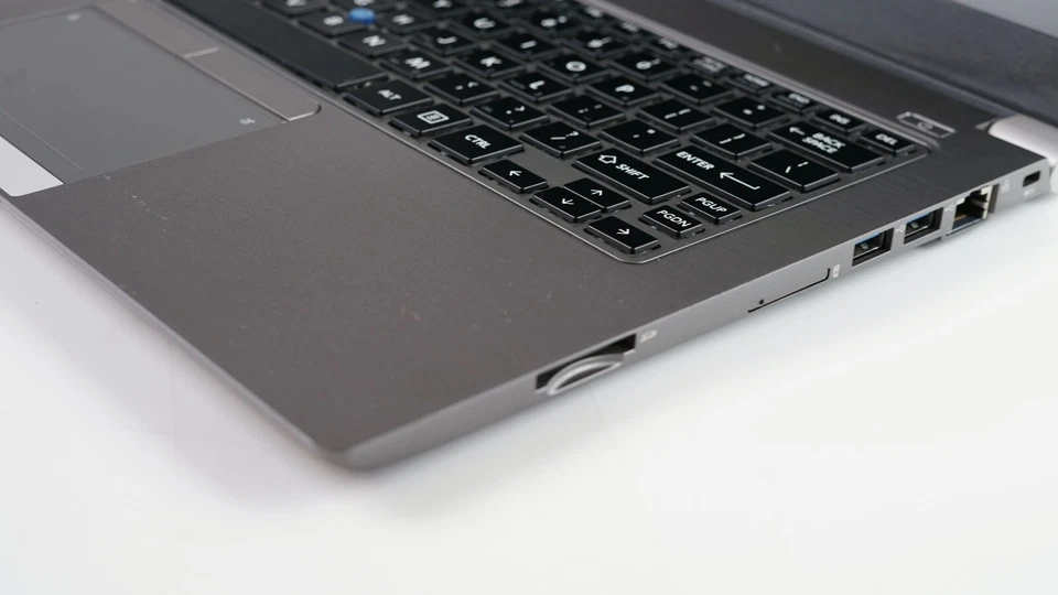 Toshiba Laptop i5 8GB RAM 128GB SSD Win 10 HDMI 13in Backlit Light Fast Computer - Image 2 of 4