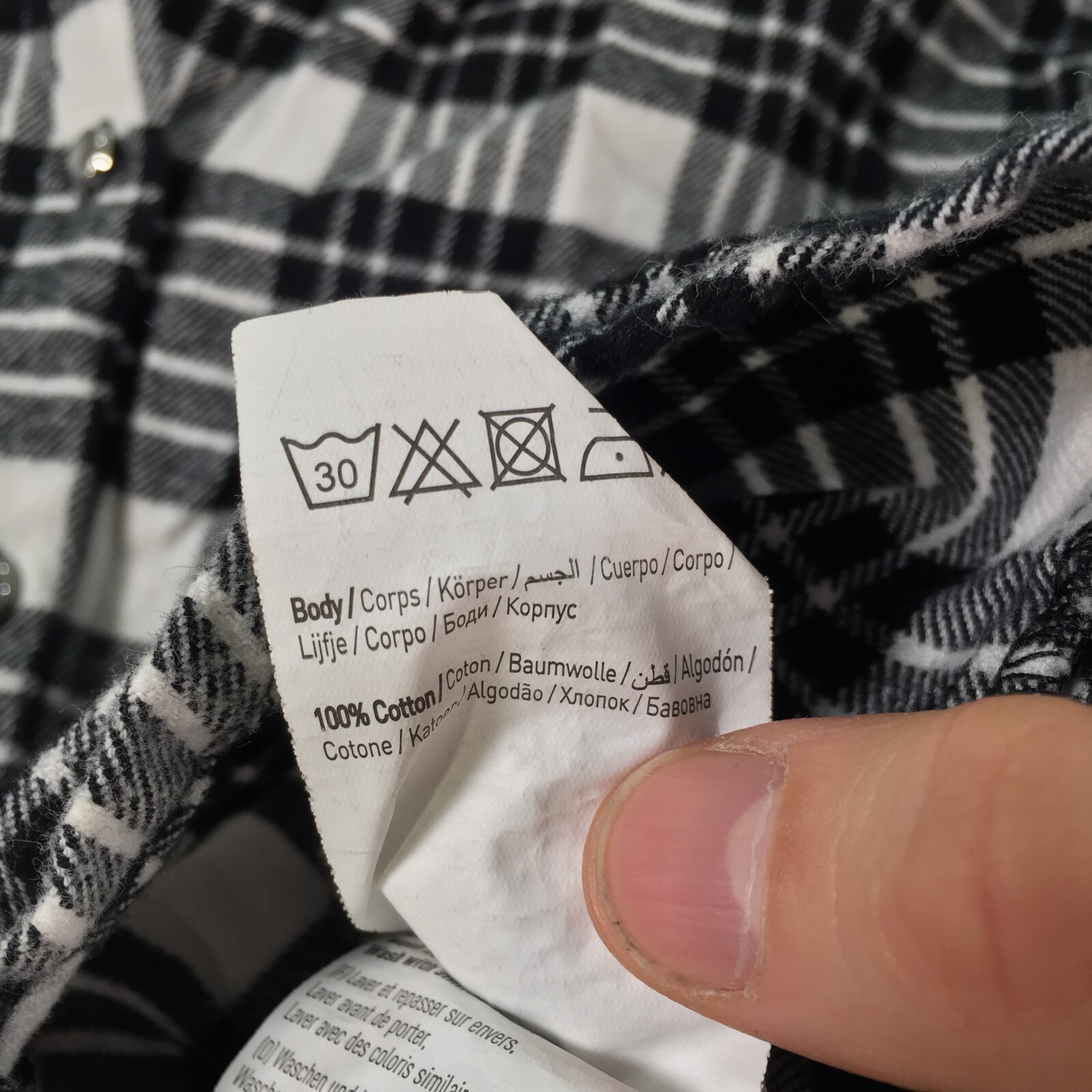 Pimkie collection womens crop flannel shirt size 8 white black plaid 111318 image 5