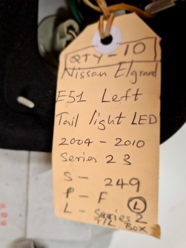 NISSAN ELGRAND E51 LEFT TAIL LIGHT LED SERIES 2 3 2004 2005 2006 2007 08 - 2010 - Picture 6 of 7