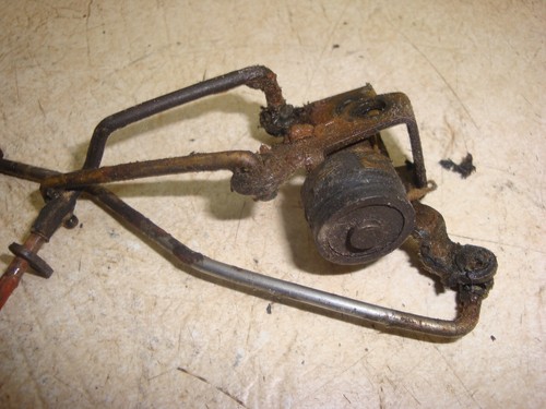 1965 EVINRUDE 40 HP ELECTRIC SHIFT LARK THROTTLE ASSEMBLY CAM LINK - Picture 3 of 5