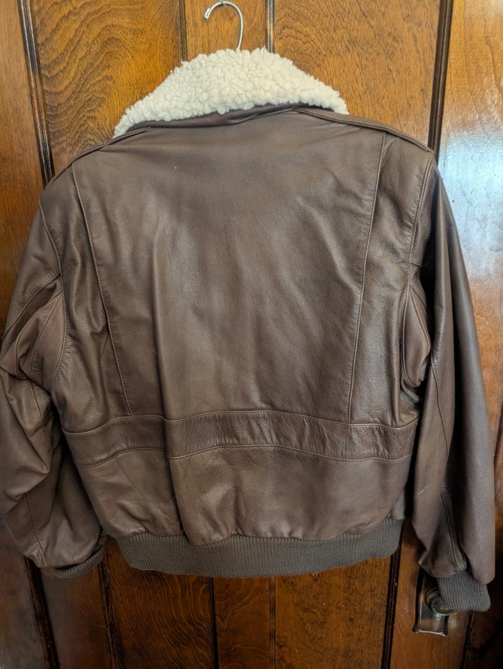 Size Medium Brown Leather Bomber Jacket With Removable Lining Unisex - Image 4 of 4