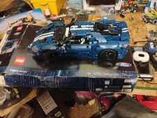 LEGO TECHNIC: 2022 Ford GT (42154)