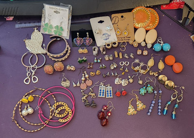 Huge Fashion Earrings Lot Mixed Styles Hoops Studs Dangle Novelty 40+ Pairs