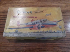 VINTAGE COMET  BEECHCRAFT SUPER 18/CESNA 31-AIRPLANES  PARTS  MODELS 1/88