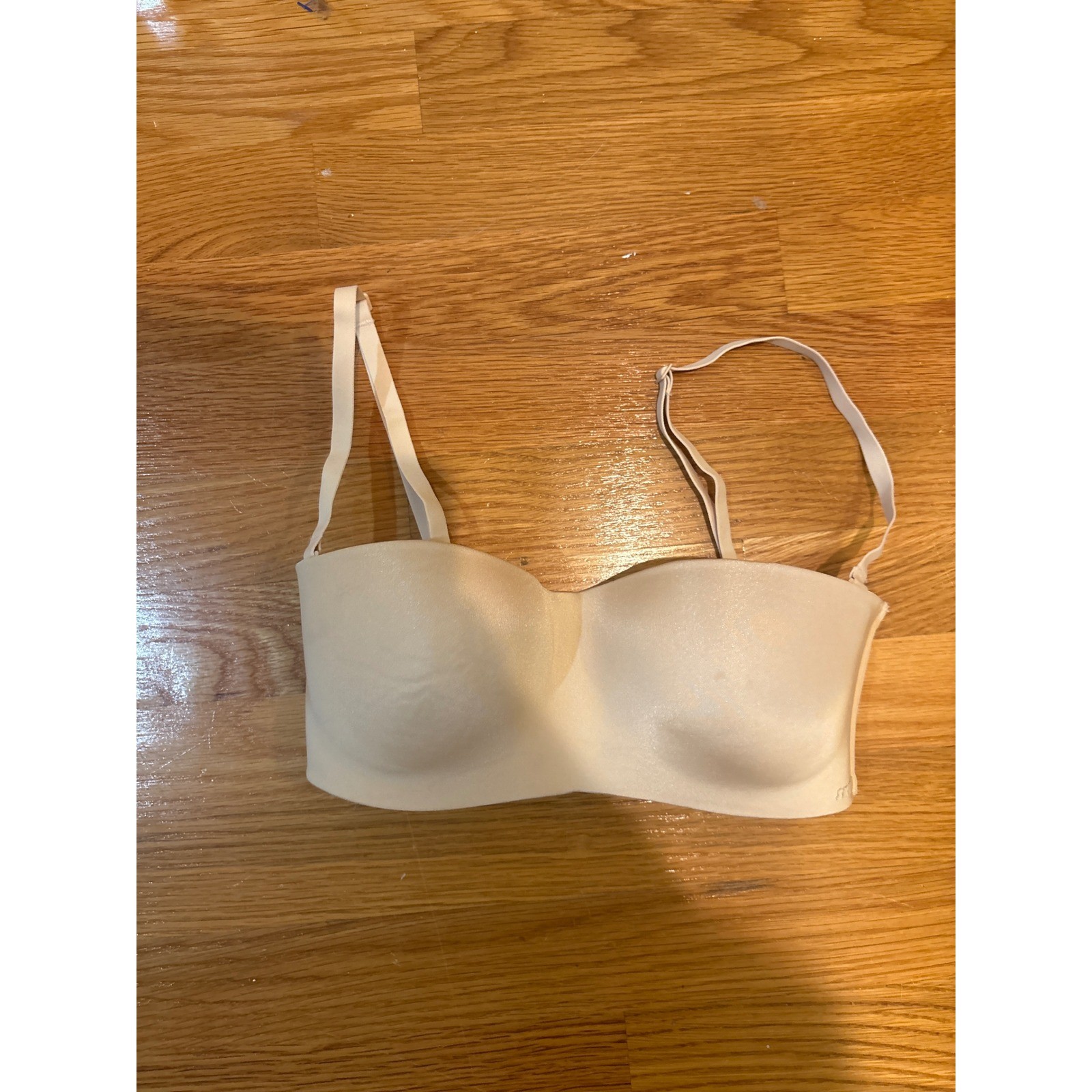 SKIMS Fits Everybody Strapless Bra Mica Beige Nude 32C Removable Straps