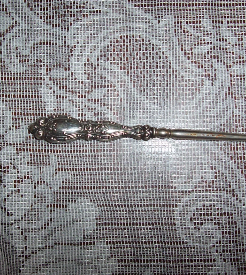 Antiguo gancho de botón de plata de ley de 7" diseño floral ~ mayúscula "W" en el mango Foto 3 de 3