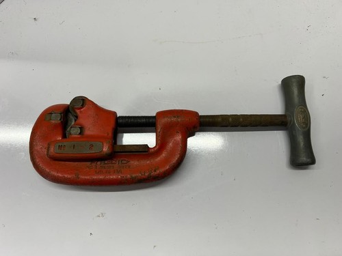Ridgid No. 1 Heavy Duty Pipe Cutter 1/8" to 1-1/4” - Picture 2 of 5