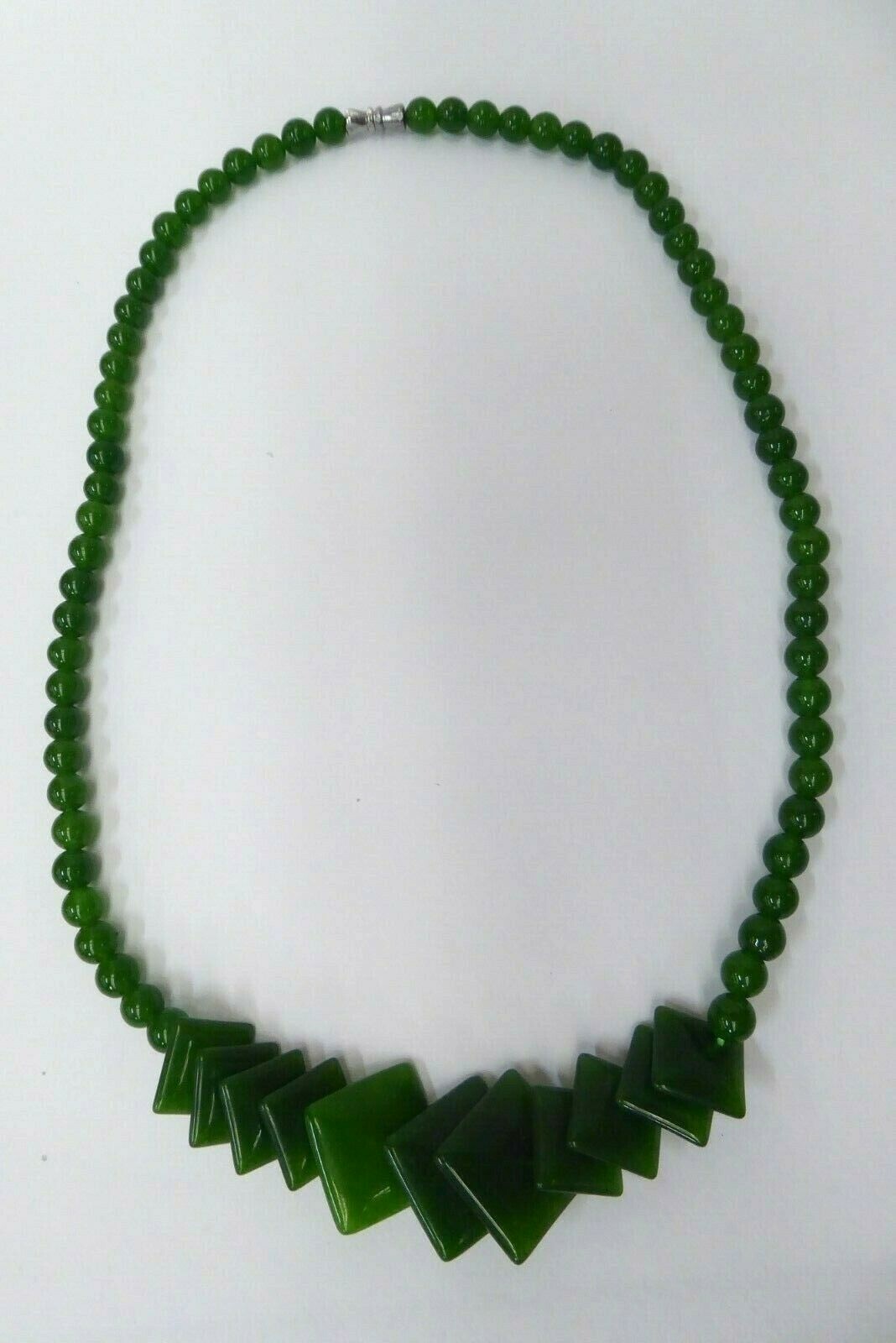 VINTAGE JADE BEAD NECKLACE GRADUATED SQUARE FEATURE B… Gem