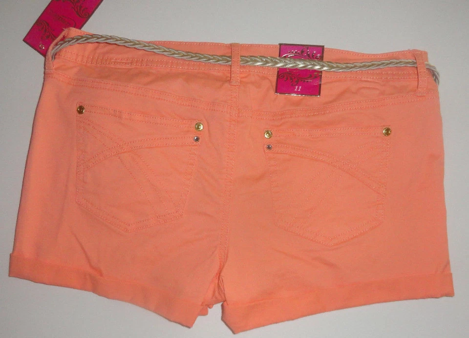 Pantalones cortos Candie's Cantelupe naranja con cinturón para damas talla 0, 5, 7, 9, 11 Foto 2 de 2