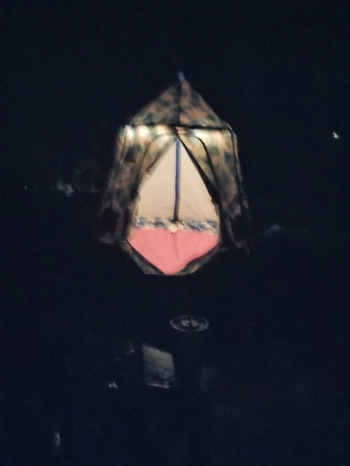 Columpio de tienda iluminado interior/exterior con marco Foto 2 de 4