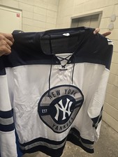 2026 NEW YORK YANKEES White Hockey Jersey Size XL SGA April 17th