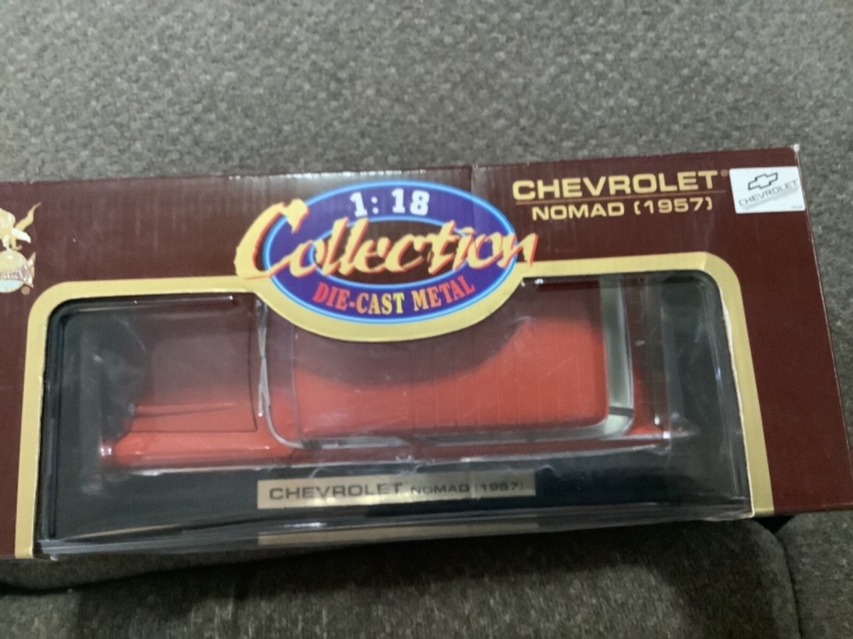CHEVROLET NOMAD 1957 モデルカー　18分の1スケール 1/18 scale M2 ground pounders 1957 Chevrolet NOMAD VERY