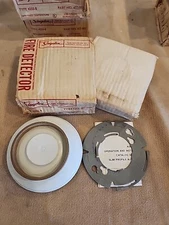 New Surplus Simplex Fixed Temperature Fire Alarm Detector 4255-8 477-082