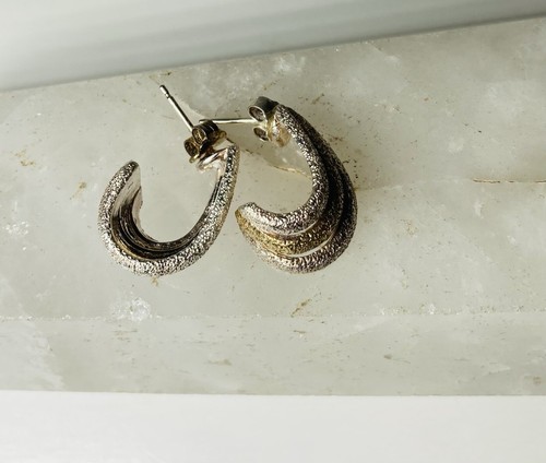 Vintage Milor Italy 925 Sterling Silver Vermeil Textured Earrings - Picture 10 of 10