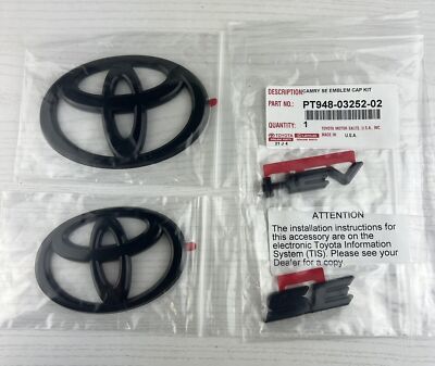 バッジ2 2025 Toyota Camry SE HEV Blackout Emblem Overlay Kit