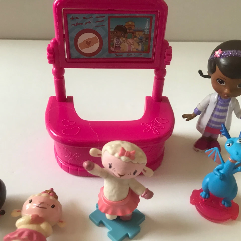 Disney Junior Doc McStuffins Toy Figures with Reception Desk Lambie Stuffy - Image 3 of 4