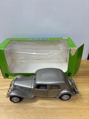 ELIGOR LA TRACTION AVANTE CITROEN BERLINE 11 BL 1947  GREY 1/20 SCALE Pre-owned