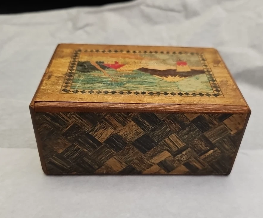 老式日本镶嵌木质拼图盒 Mt. 富士场景镶嵌日本 — 第 4/4 张图片