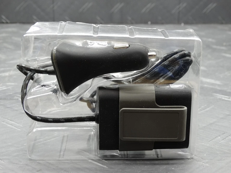 Tech and Go 9.6 Amp 4-Port Front and Back Seat Charger 141-0412-TG3 (Used) - Image 3 of 4