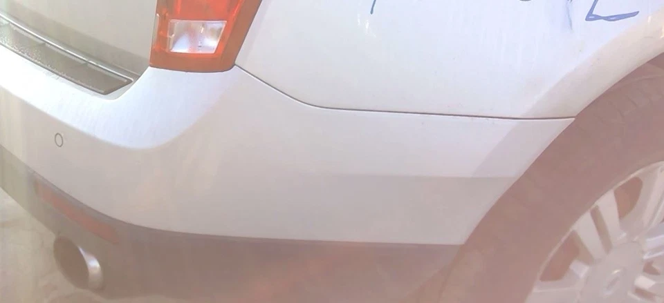 Parachoques trasero con asistencia de estacionamiento sin alerta de punto ciego se adapta a 10-16 SRX 2369123 Foto 2 de 4