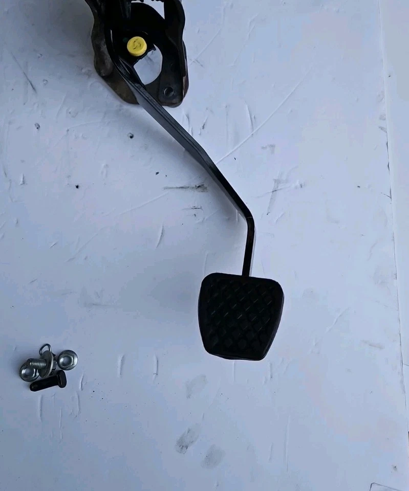 2011 Honda Civic Clutch Pedal OEM - Image 4 of 4