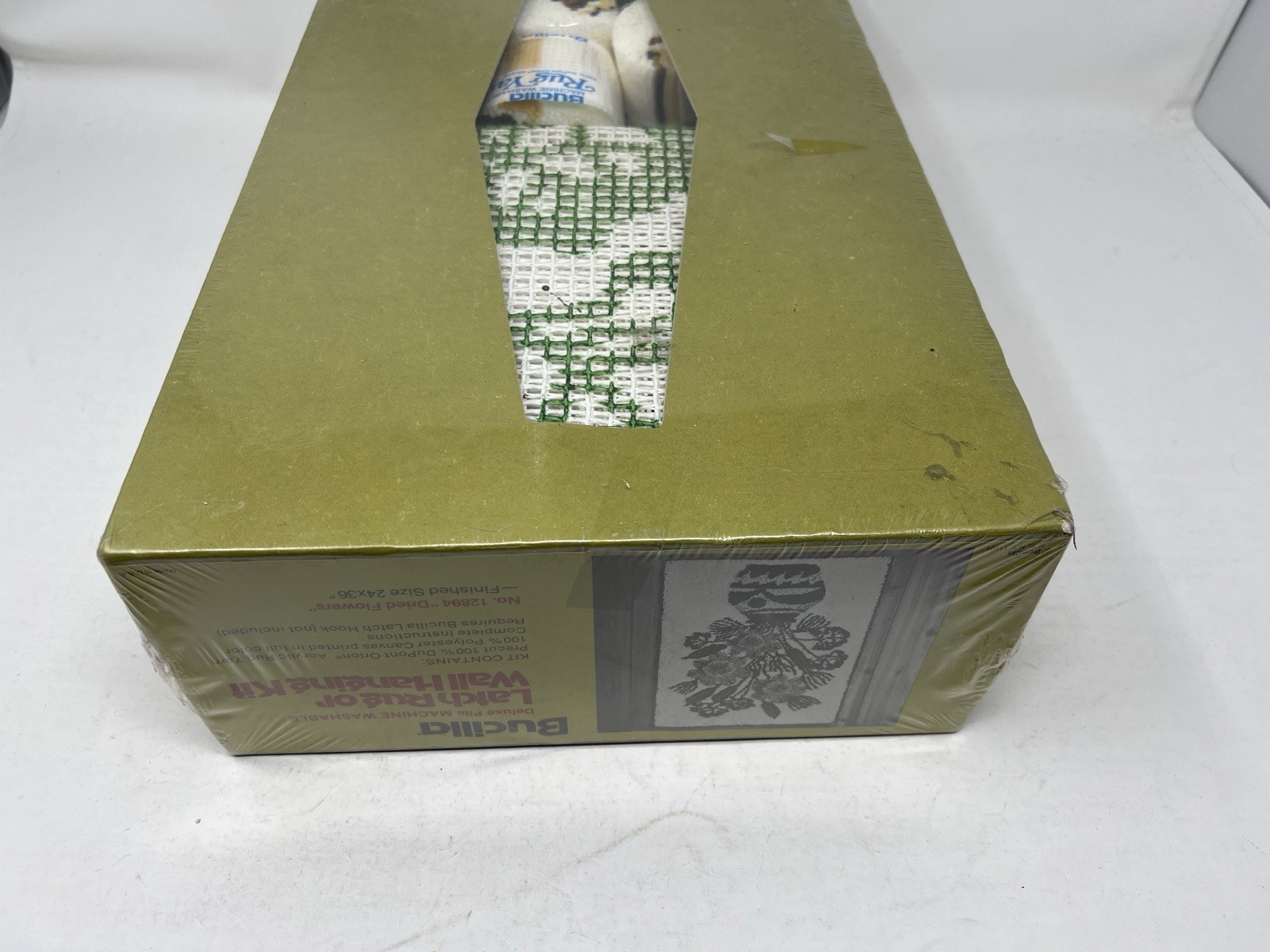 Bucilla DRIED FLOWERS  24”x36” Deluxe Pile Latch Rug Wall-Hanging Kit # 12894