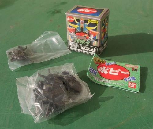 BLACK RAYDEEN MINIATURE METAL ARTICULATED FIGURE BOX GASHAPON GOLDORAK CHINA