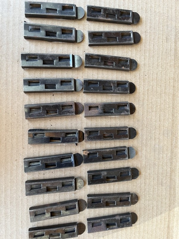 Lionel O-Gauge 20 Metal Track Clips, Vintage