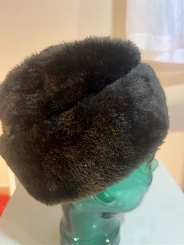 Sombrero de piel sintética estilo ruso de colección marrón chocolate talla mediana Foto 3 de 4