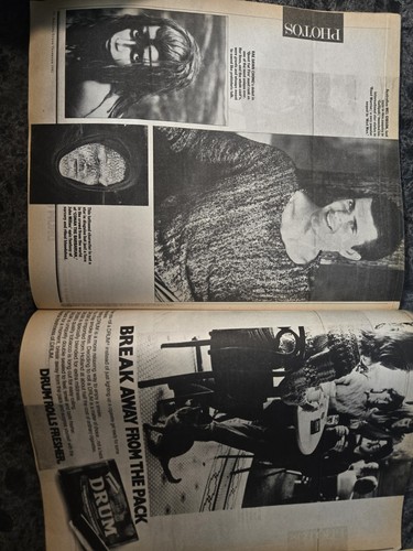 Rolling Stone Magazine December 23 1982 ~ 1982 Photo Yearbook - Good+ Condition - Picture 2 of 3