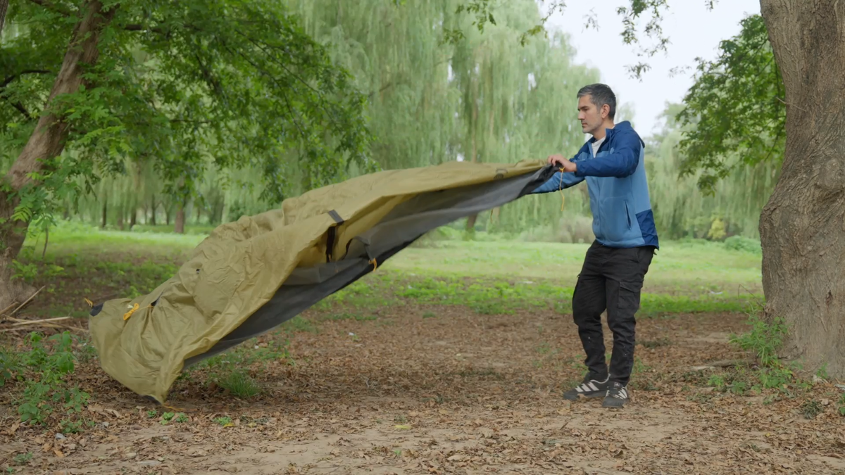 Qunature オリーブグリーン　テント Qunature Ultralight Tent Rodless Rainproof Easy Setup Outdoor
