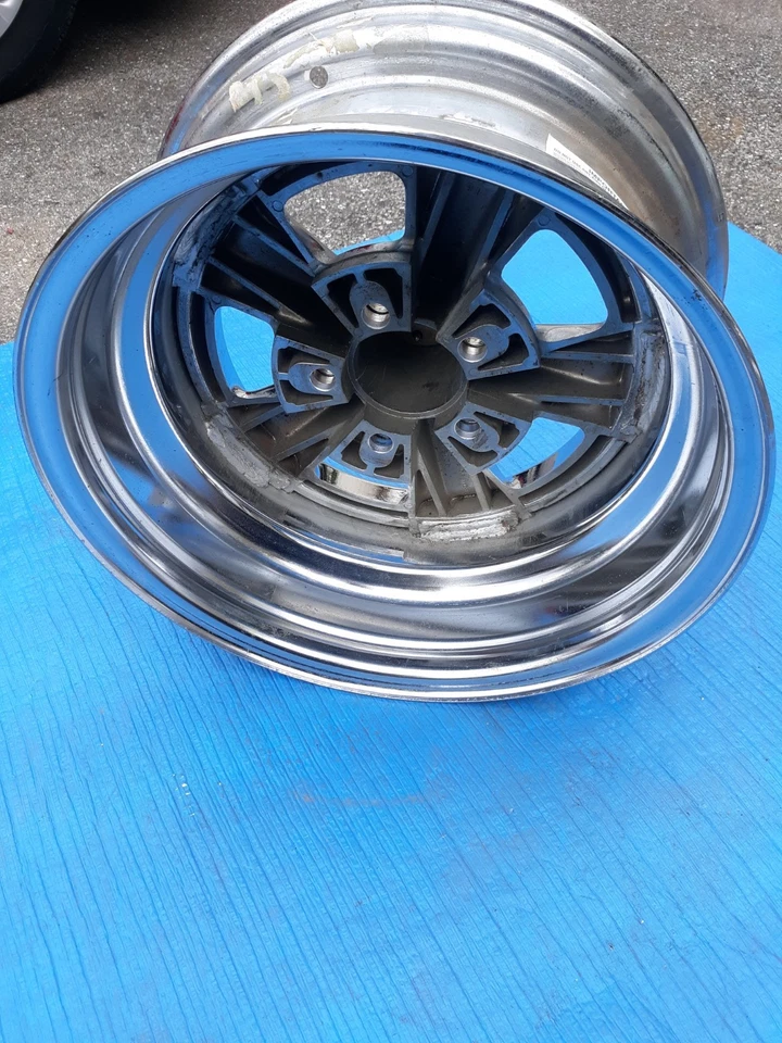 Rueda Cragar SS 16x8 Ford Mopar 1997 nueva de stock Foto 4 de 4
