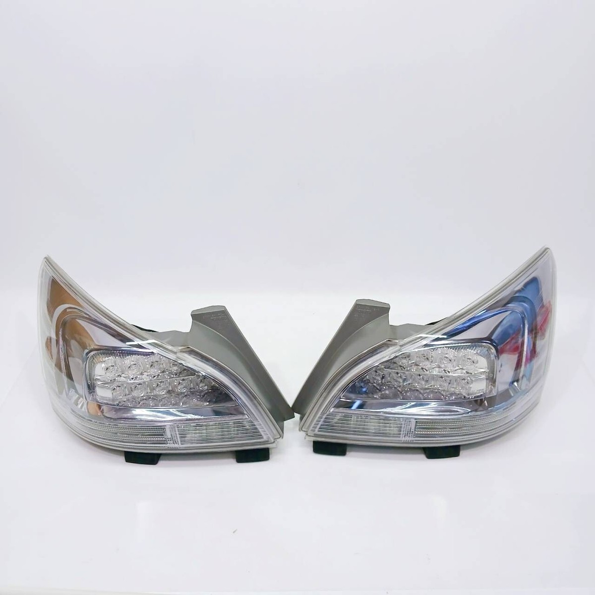 JDM TOYOTA Genuine Mark X Zio Tail Lights LH RH STANLEY 72-4 for