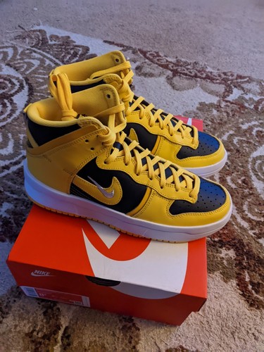 dunk high maize on feet