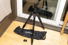 Ravelli Ball Head Tripod with quick release plate and carry bag
