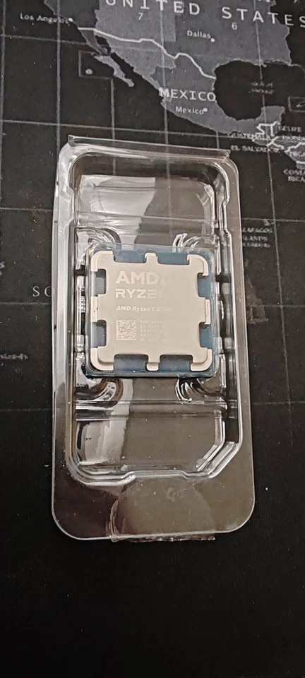 AMD Ryzen 7 8700G Processore 4,2GHz 8-Core Socket AM5 con Radeon 780M Integrata - Immagine 2 di 3