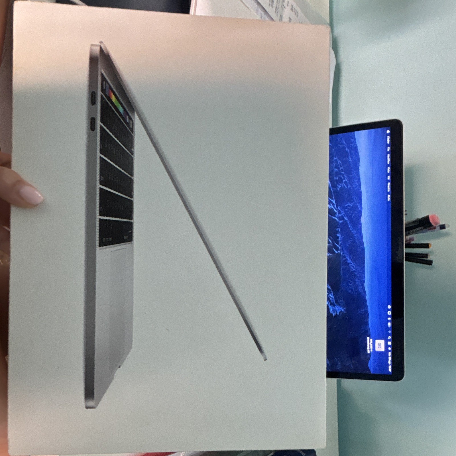 Apple MacBook Pro 13" 2016 Touch Bar i5 2,0GHz 8GB 256GB SSD Argento
