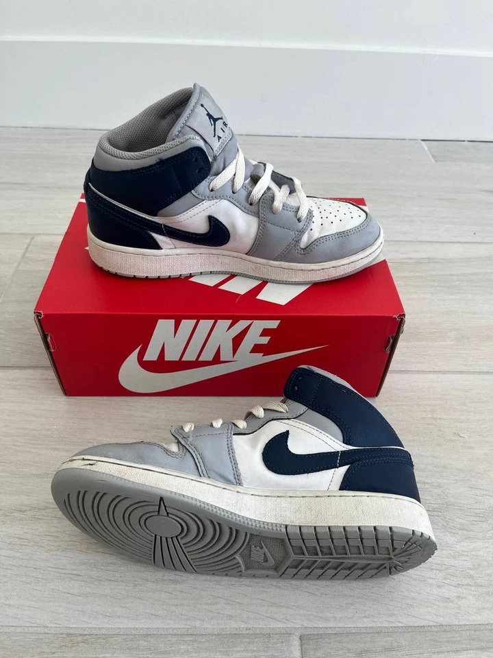 Nike Air Jordan 1 Mid White Wolf Grey Navy Size 5.5Y 5.5Y ≈ US 6.5 Men / 7 Women - Image 3 of 4